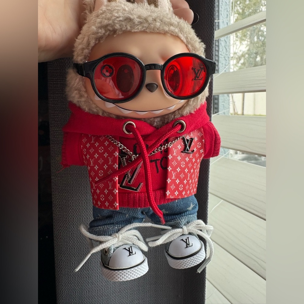 Labubu outfit red